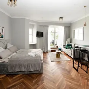 Arbio I Design In Charlottenburg Apartment